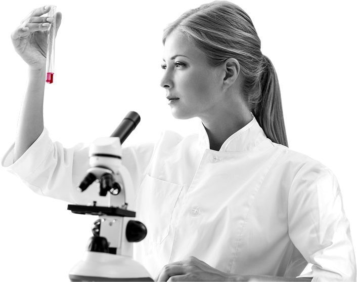 immagine ragazza chimica in laboratorio